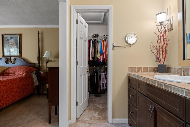 935 Dunsinane Road, Signal Mountain, TN 37377