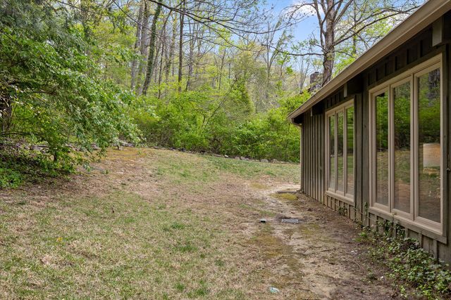 935 Dunsinane Road, Signal Mountain, TN 37377