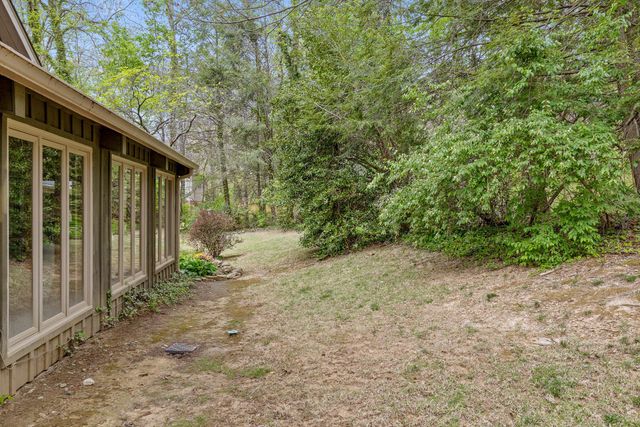 935 Dunsinane Road, Signal Mountain, TN 37377
