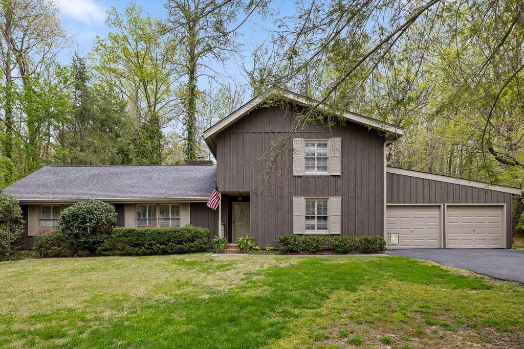 935 Dunsinane Road, Signal Mountain, TN 37377
