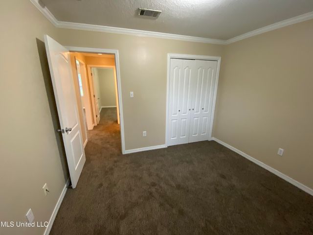 8133 Rue Hollifield, Ocean Springs, MS 39564