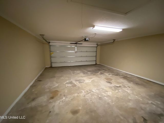 8133 Rue Hollifield, Ocean Springs, MS 39564