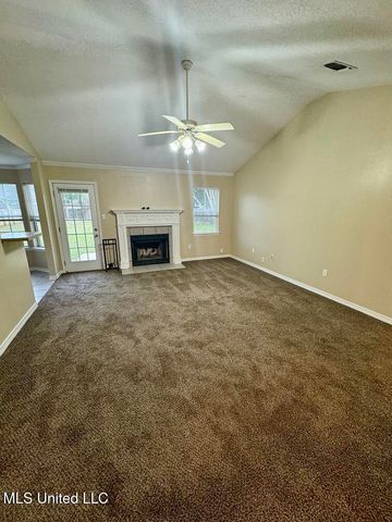 8133 Rue Hollifield, Ocean Springs, MS 39564