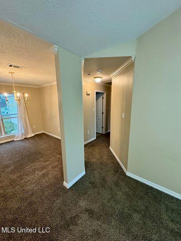 8133 Rue Hollifield, Ocean Springs, MS 39564