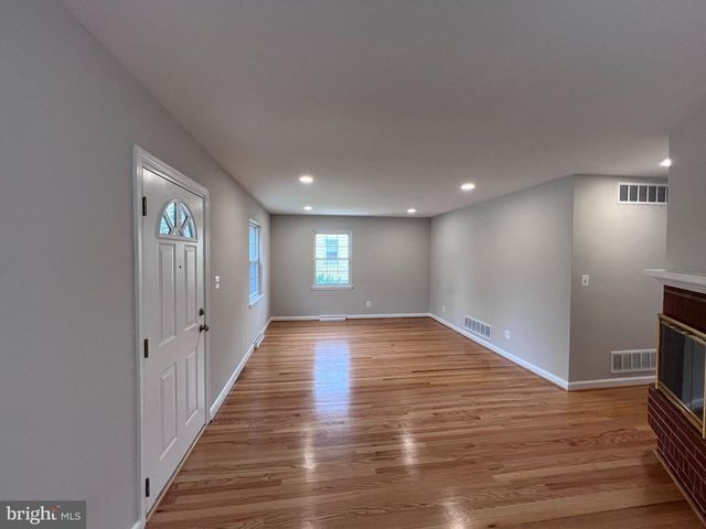 1717 GREENSPRING DR, Lutherville Timonium, MD 21093