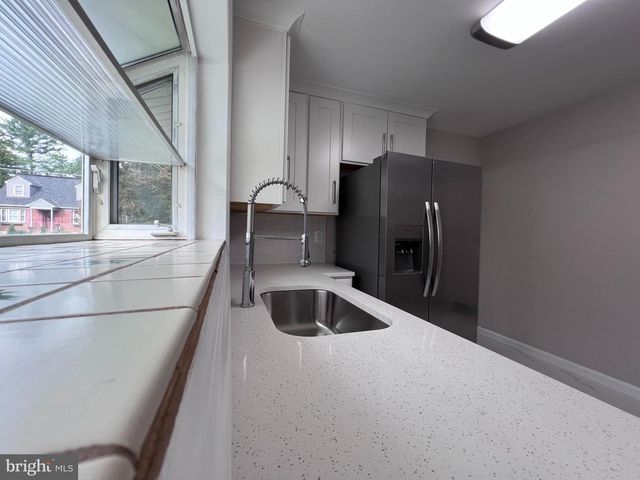 1717 GREENSPRING DR, Lutherville Timonium, MD 21093