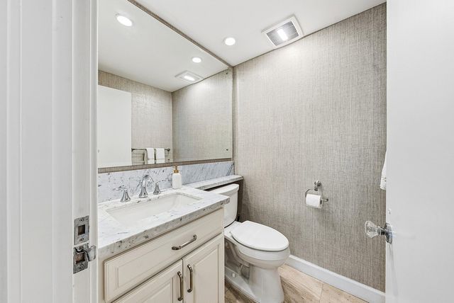 2001 SE Sailfish Point Boulevard 313, Stuart, FL 34996