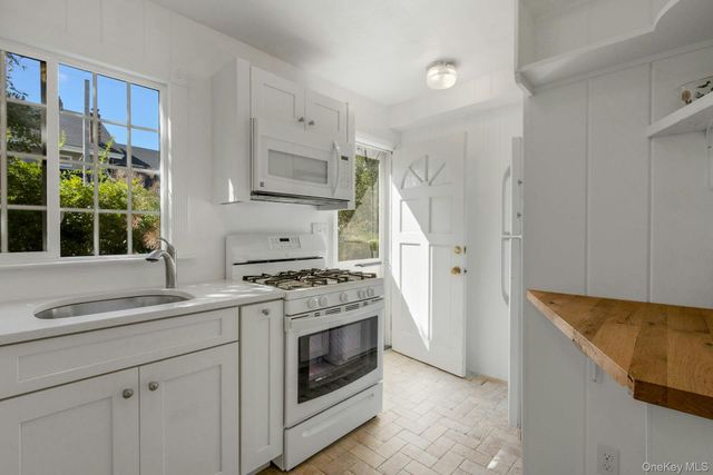 160 N Broadway, Nyack, NY 10960
