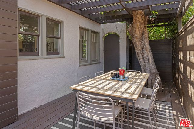 830 Robinson Street, Los Angeles, CA 90026
