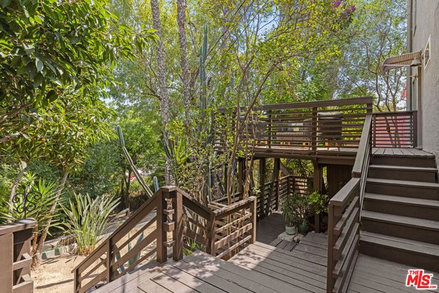 830 Robinson Street, Los Angeles, CA 90026