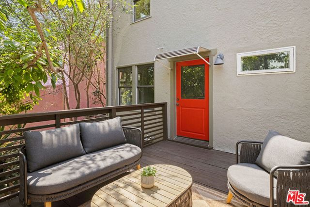 830 Robinson Street, Los Angeles, CA 90026
