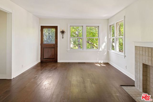 830 Robinson Street, Los Angeles, CA 90026