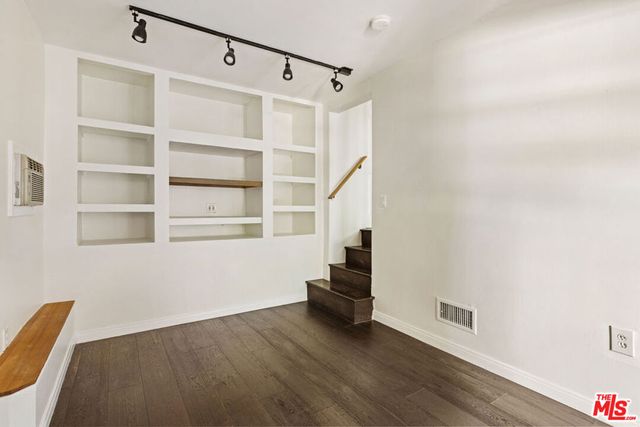 830 Robinson Street, Los Angeles, CA 90026
