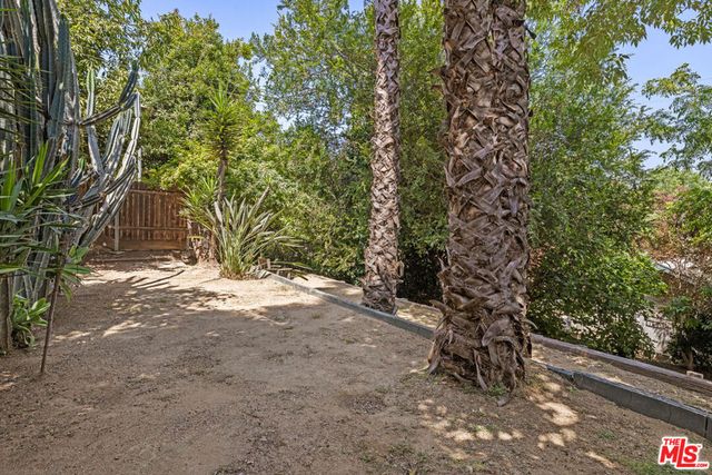 830 Robinson Street, Los Angeles, CA 90026