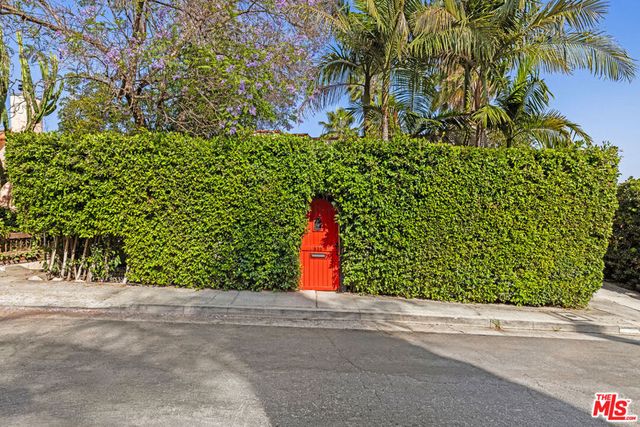 830 Robinson Street, Los Angeles, CA 90026