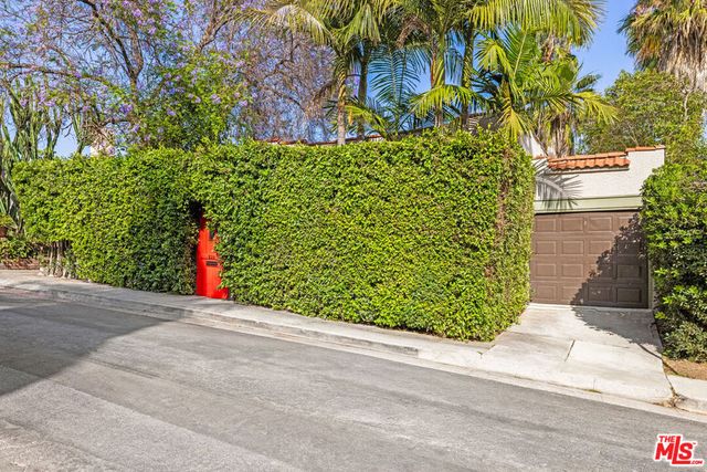 830 Robinson Street, Los Angeles, CA 90026