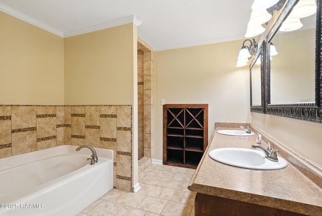 1141 Lake Martin Road, Breaux Bridge, LA 70517