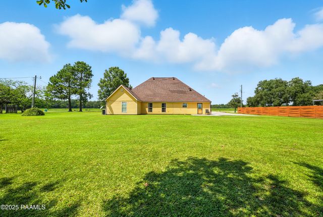 1141 Lake Martin Road, Breaux Bridge, LA 70517