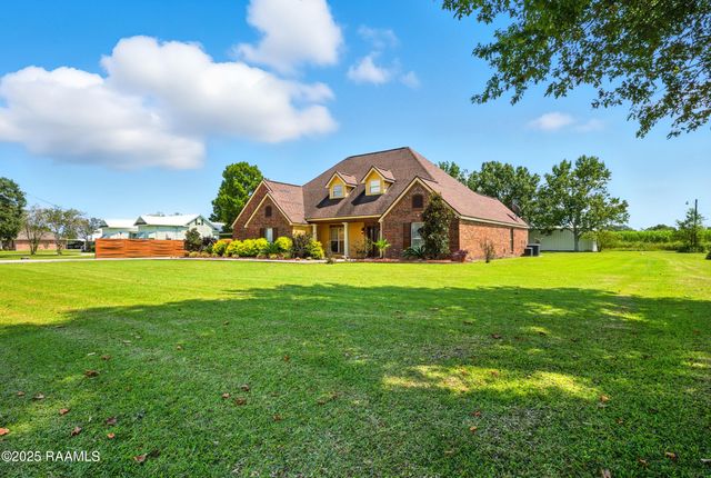 1141 Lake Martin Road, Breaux Bridge, LA 70517