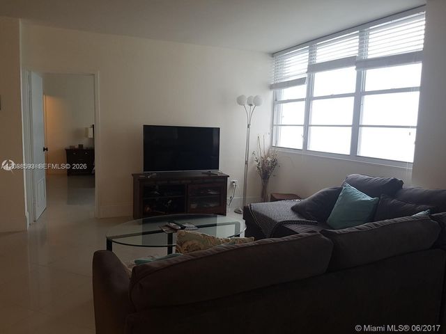 801 Brickell Bay Dr 765, Miami, FL 33131