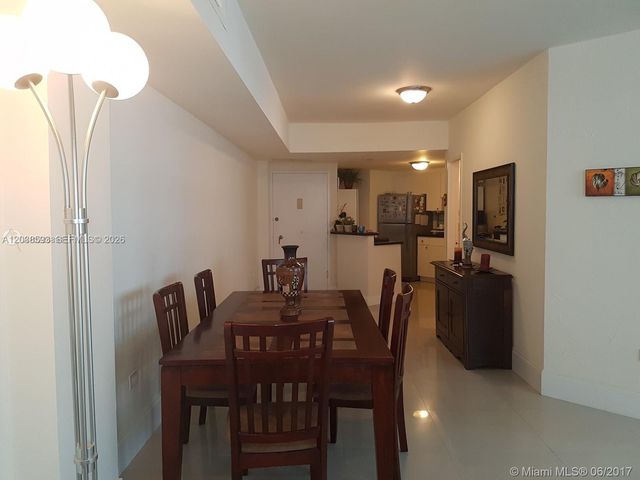 801 Brickell Bay Dr 765, Miami, FL 33131