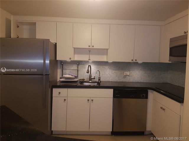 801 Brickell Bay Dr 765, Miami, FL 33131