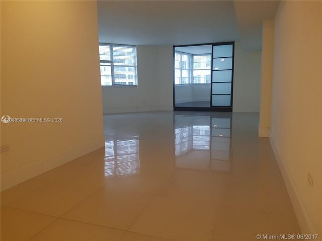 801 Brickell Bay Dr 765, Miami, FL 33131