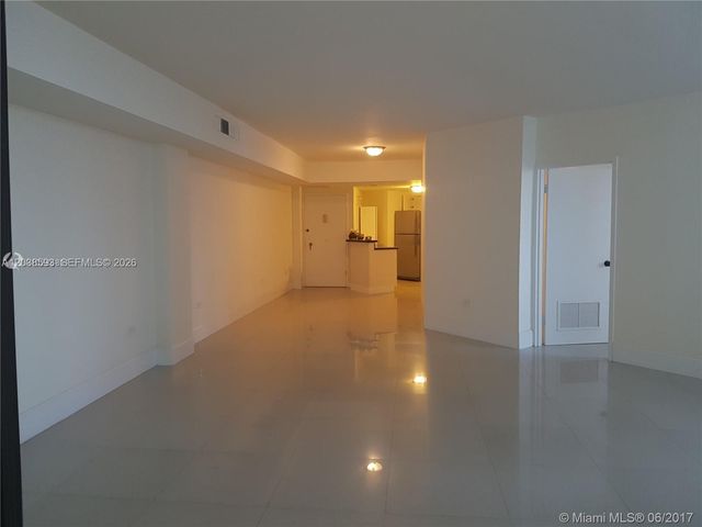 801 Brickell Bay Dr 765, Miami, FL 33131