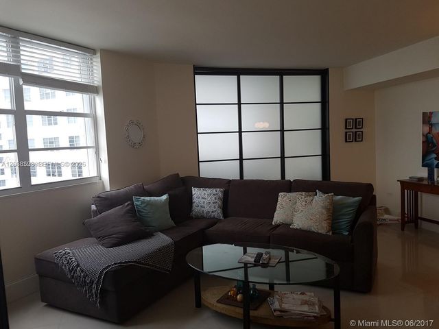 801 Brickell Bay Dr 765, Miami, FL 33131