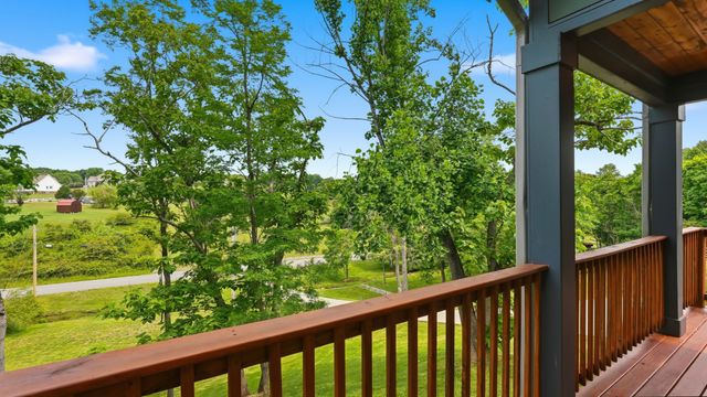 157 Lena Loop, Burns, TN 37029