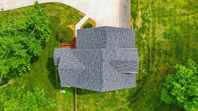 157 Lena Loop, Burns, TN 37029