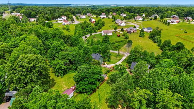 157 Lena Loop, Burns, TN 37029