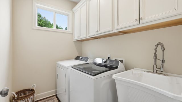 157 Lena Loop, Burns, TN 37029