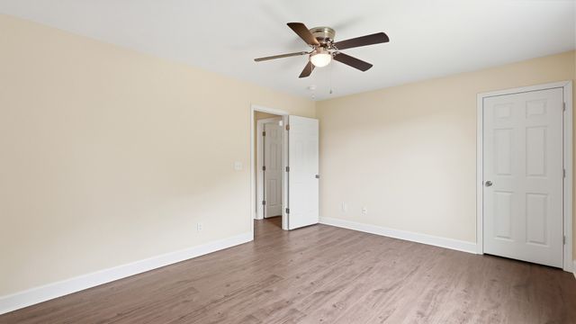 157 Lena Loop, Burns, TN 37029