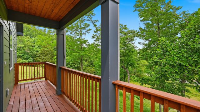 157 Lena Loop, Burns, TN 37029