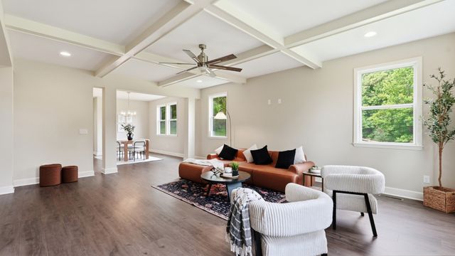 157 Lena Loop, Burns, TN 37029