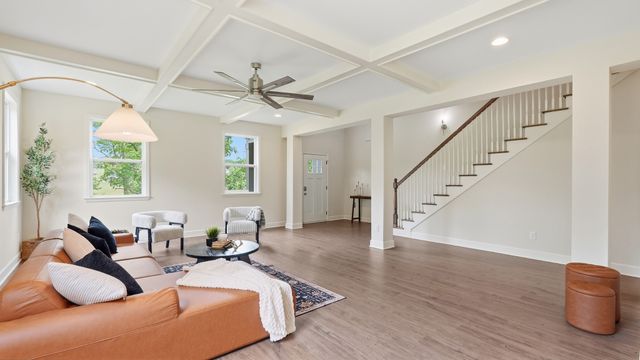 157 Lena Loop, Burns, TN 37029