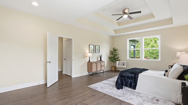 157 Lena Loop, Burns, TN 37029