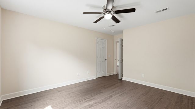 157 Lena Loop, Burns, TN 37029