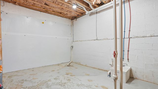 157 Lena Loop, Burns, TN 37029