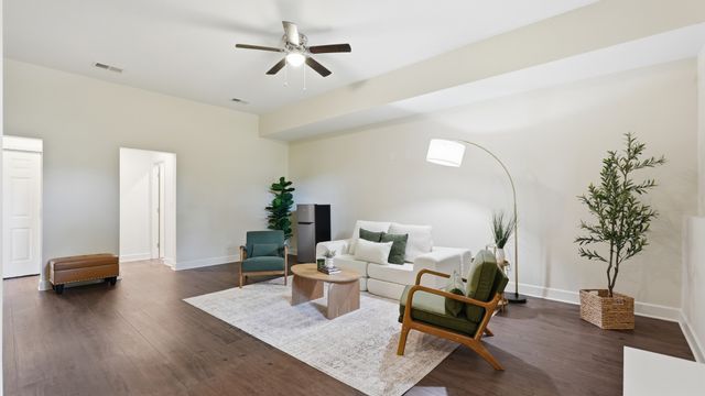 157 Lena Loop, Burns, TN 37029
