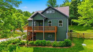 157 Lena Loop, Burns, TN 37029