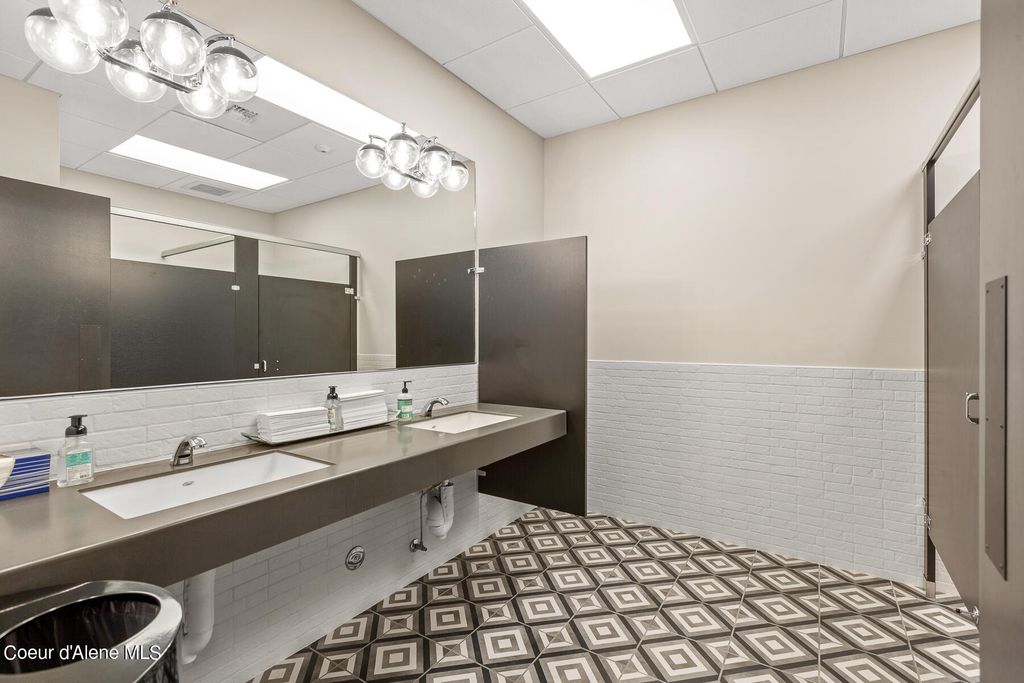 9493 N GOVERNMENT WAY, Hayden, ID 83835 photo 14