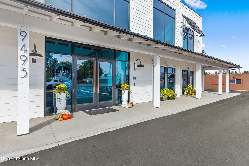 9493 N GOVERNMENT WAY, Hayden, ID 83835 photo 4