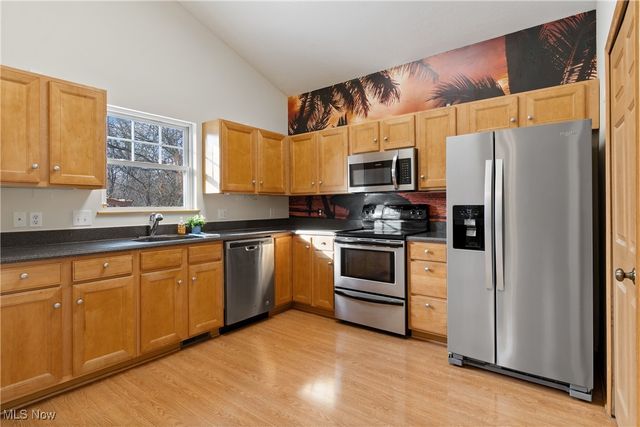 3108 Vermont Place, Green, OH 44312