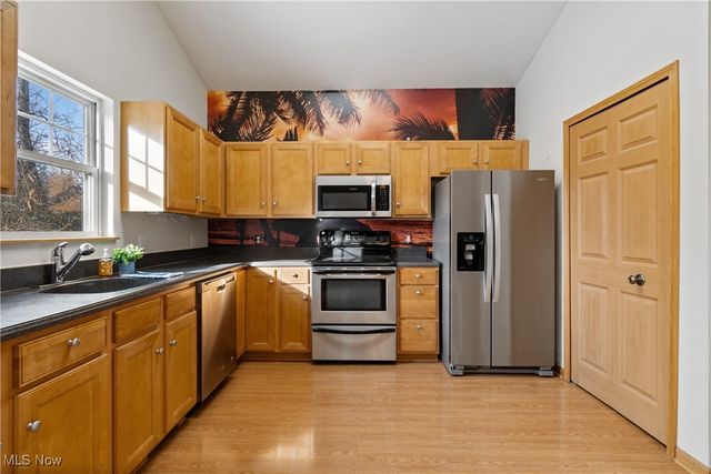 3108 Vermont Place, Green, OH 44312