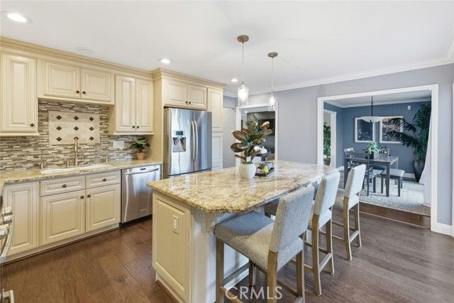 3640 Pine Avenue, Long Beach, CA 90807