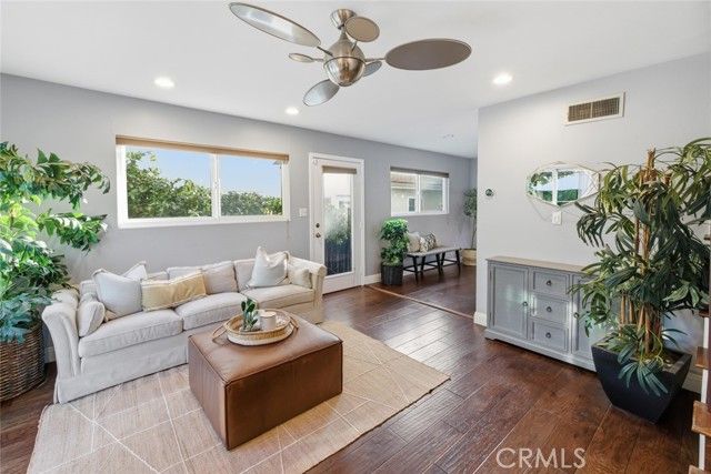 3640 Pine Avenue, Long Beach, CA 90807