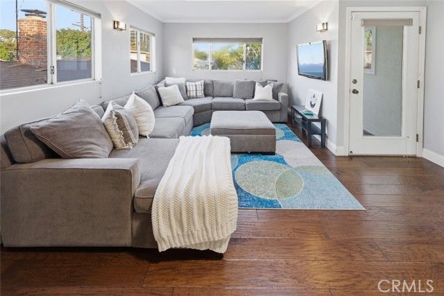 3640 Pine Avenue, Long Beach, CA 90807