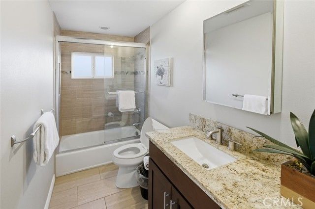 3640 Pine Avenue, Long Beach, CA 90807